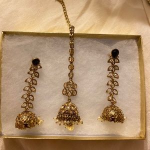 Tikka set with matching earrings